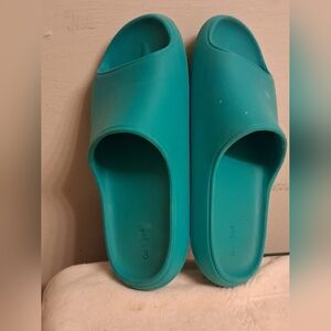 Womens Cat & Jack Teal Clog Slides Size 5 similar to Crocs